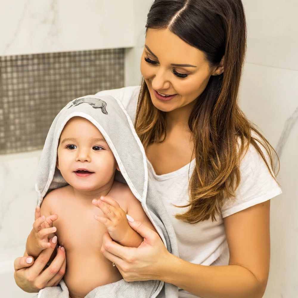 Полотенце BabyOno велюровый с капюшоном Барсук серый (540/02)