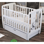 Кроватка Babyroom Жирафик маятник, ящик, откидной бок, бук белый Кроватка Babyroom Жирафик маятник, ящик, откидной бок, бук белый
