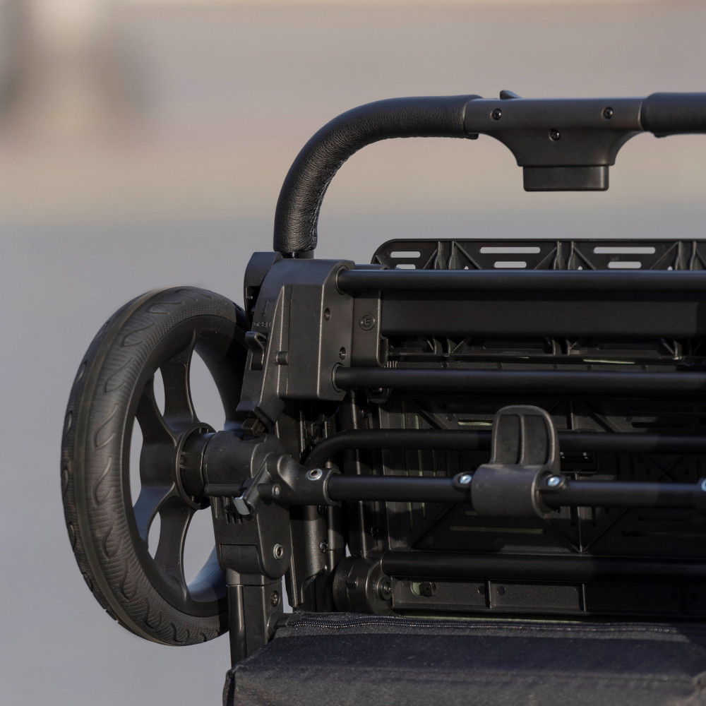 Carrello Alfa 2023 CRL-5508 - прогулочная коляска с реверсивным блоком (сиденье устанавливается лицом к маме), регулируется высота капюшона • Sea Green