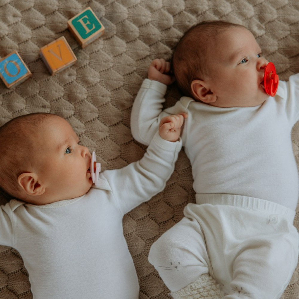 Пустушка Bibs Colour Symmetrical 0-6 міс. латекс (blush) Пустушка Bibs Colour Symmetrical 0-6 міс. латекс (blush)