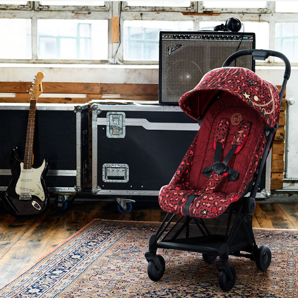 Легка прогулянкова коляска для подорожей Cybex Coya Rockstar