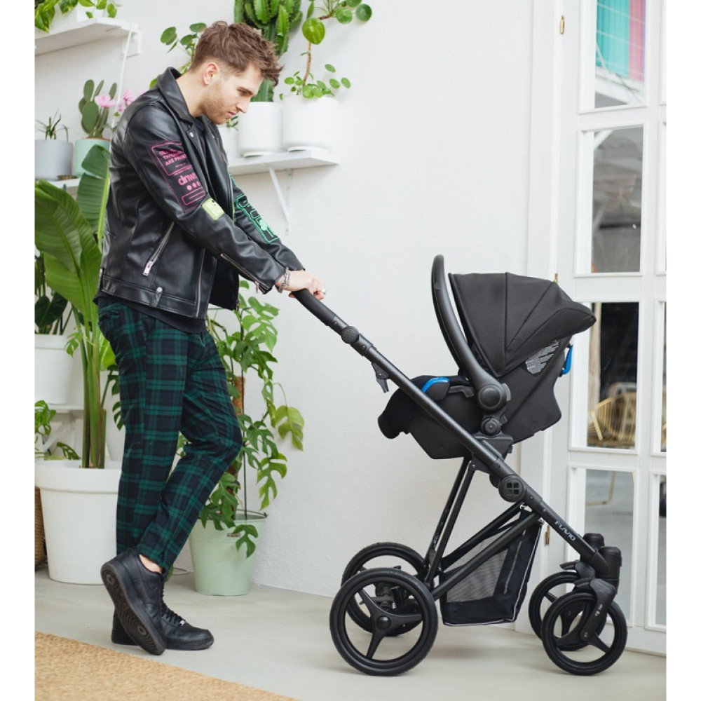 Автокрісло Bebetto Kite Plus 202 чорний Автокрісло Bebetto Kite Plus 202 чорний