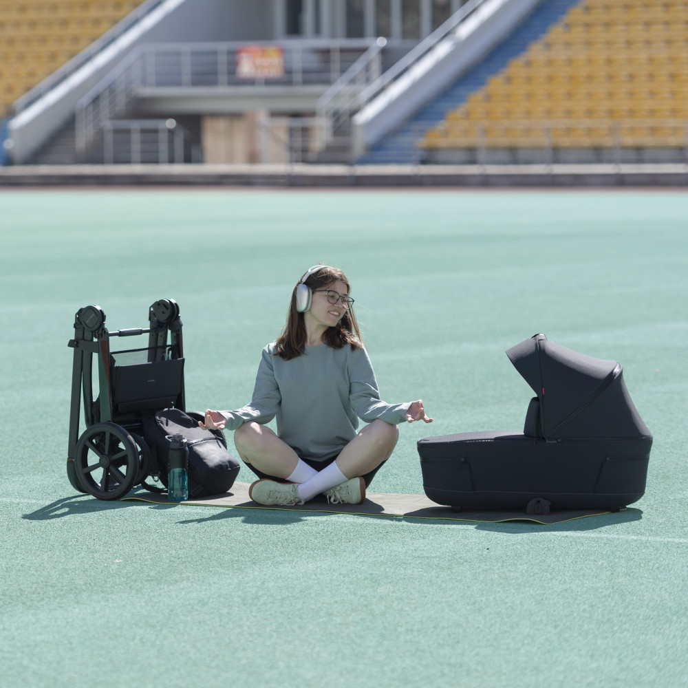 Carrello Omega Plus CRL-6540 - дитяча коляска 2 в 1, всесезонний візочок з ліхтариком LED • Solar Beige