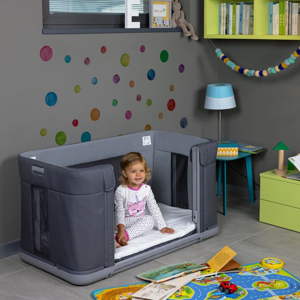 Chicco Next2Me Forever - дитяче приставне ліжечко-трансформер 3 в 1 (від народження до 4 років) • чорний з сірим (79650.04)