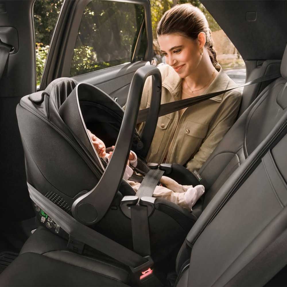Chicco Kory Air Plus - автокрісло для новонароджених iSize (від 0 до 15 місяців / 40 - 85 см) з функцією Air Technology • Black (87072.72)