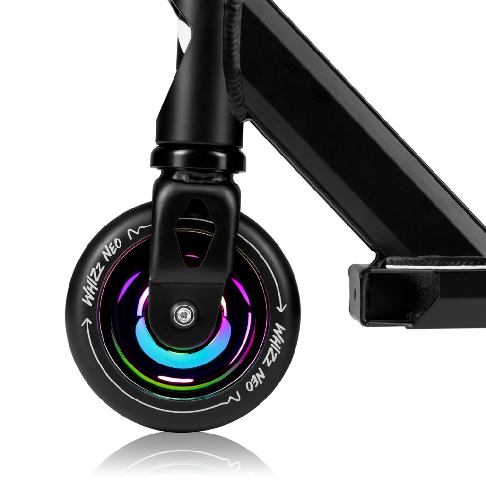 Двухколесный детский самокат Lionelo Whizz Neo Black Carbon Multicolor