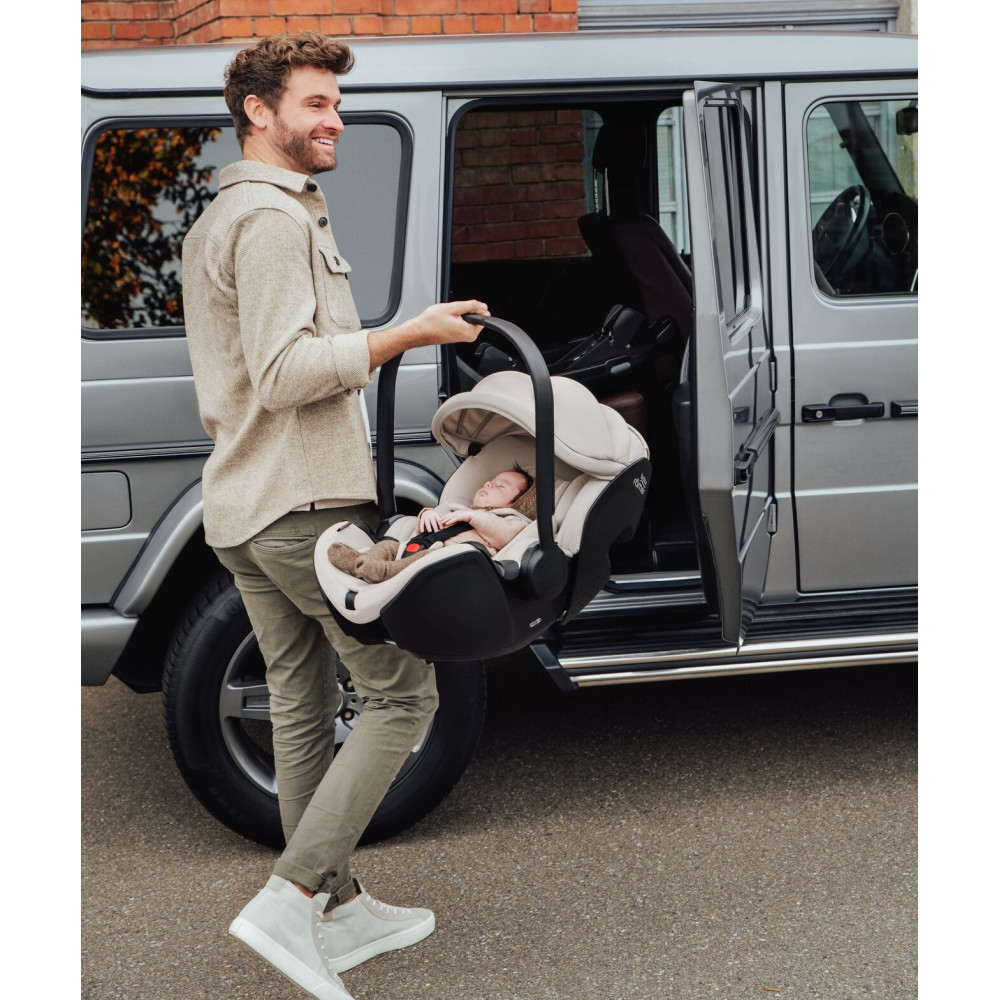 Britax Romer Baby-Safe Pro - автокрісло для немовля, легке, розкладається до лежачого положення (від народження до 15 місяців / 40 - 85 см) з поворотною базою ISOFIX Vario Base 5Z • Soft Taupe LUX Collection Britax Romer Baby-Safe Pro - автокрісло для немовля, легке, розкладається до лежачого положення (від народження до 15 місяців / 40 - 85 см) з поворотною базою ISOFIX Vario Base 5Z • Soft Taupe LUX Collection