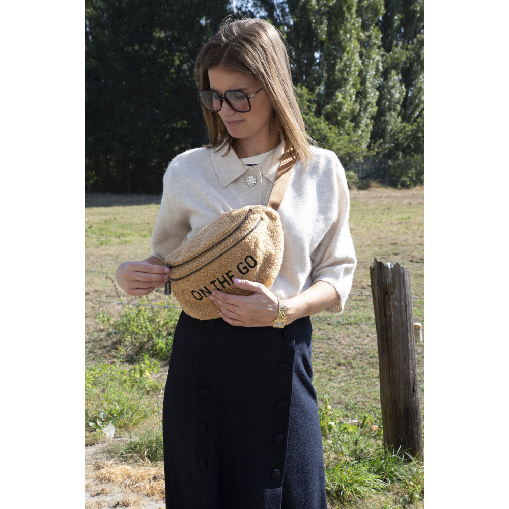 Сумка через плече Childhome Banana bag, Teddy beige (CWBANAT) Сумка через плече Childhome Banana bag, Teddy beige (CWBANAT)