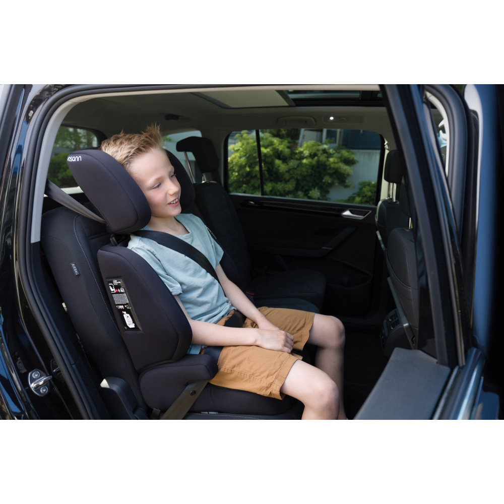 Osann Jazzi Isofix i-Size - дитяче автокрісло (від 9 місяців до 12 років / 76 - 150 см), система кріплення ISOFIX та Top-Tether • Black Osann Jazzi Isofix i-Size - дитяче автокрісло (від 9 місяців до 12 років / 76 - 150 см), система кріплення ISOFIX та Top-Tether • Black