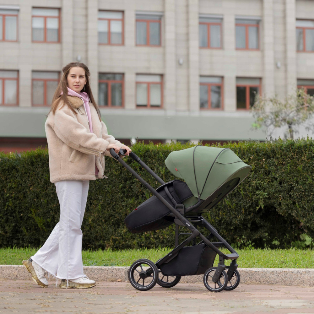 Прогулянкова коляска з реверсивним блоком Carrello Alfa Midnight