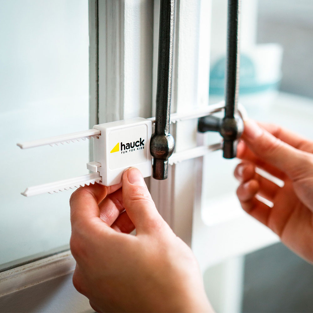 Hauck Home Safety - блокиратор распашных дверей Hauck Close Me 1 • White