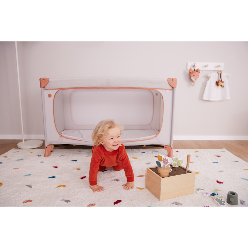 Hauck Dream N Play Plus - дитячий манеж-ліжечко для подорожей • Dusty Cork