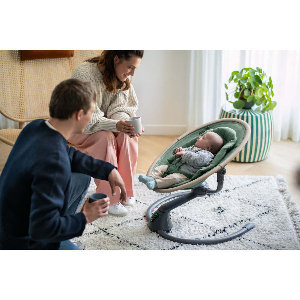 Maxi-Cosi Cassia SWG - легке крісло-гойдалка для новонародженого, з автоматичним гойданням та обертовістю 360° • Beyond Graphite ECO