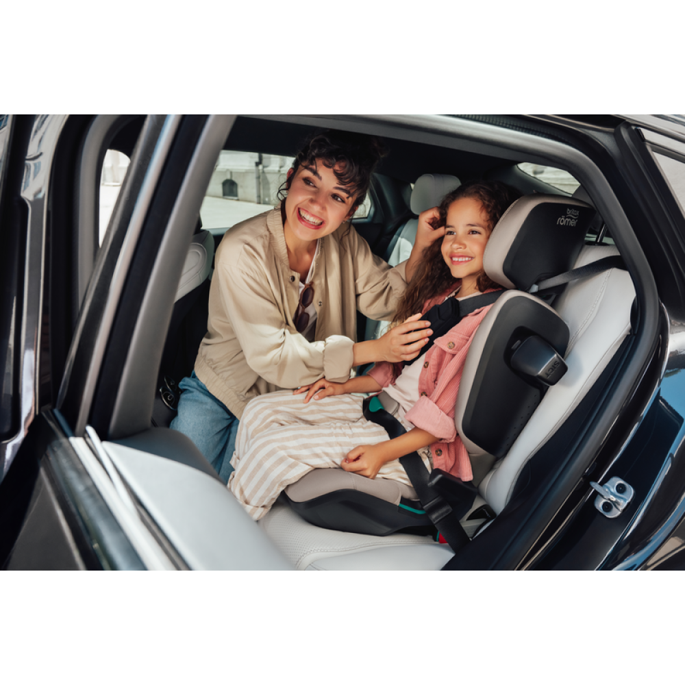 Britax Romer Kidfix Pro - автокресло для детей (от 3.5 до 12 лет / 100 - 150 см), накладка на ремень, дополнительная боковая защита • Classic Space Black