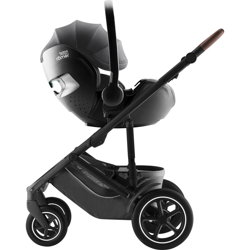 Britax Romer Baby-Safe Pro - автокресло для новорожденного, легкое, раскладывается до лежачего положения (от рождения до 15 месяцев / 40 - 85 см) с поворотной базой ISOFIX Vario Base 5Z • Classic Deep Grey