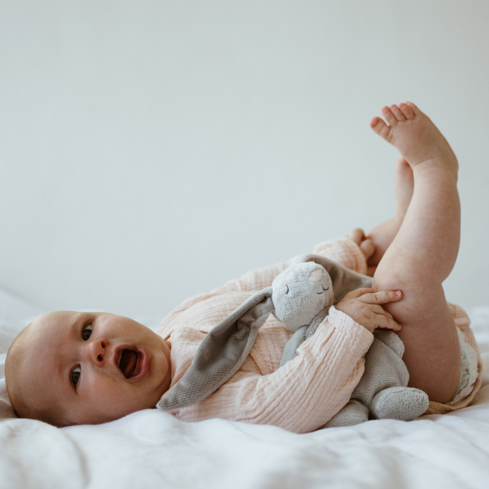 Moonie Зайка - мягкая игрушка, сенсорная игрушка для новорожденного, плюшевый зайчик • Sky (M03-SKY)