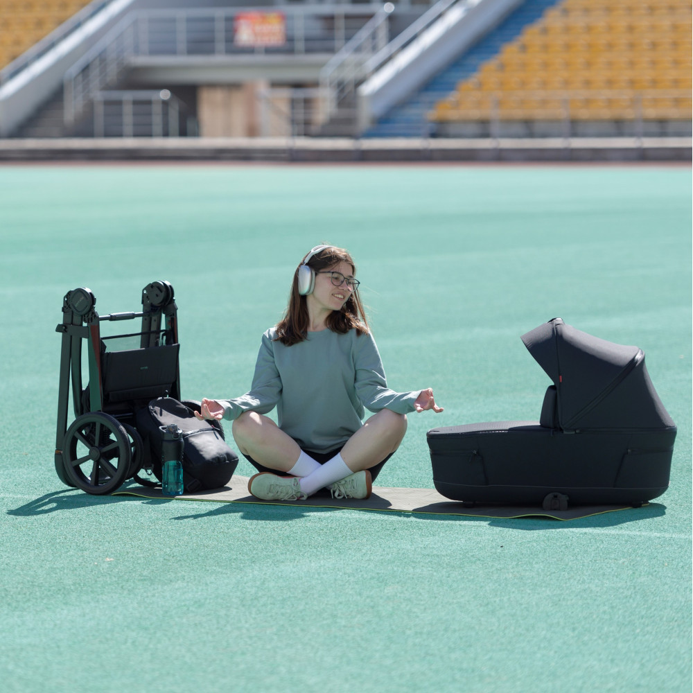 Carrello Omega Plus CRL-6540/1 - дитяча коляска 2 в 1, всесезонний візочок з ліхтариком LED, термолюлька, регулювання люльки по висоті, великі колеса, телескопічна ручка • Solar Beige