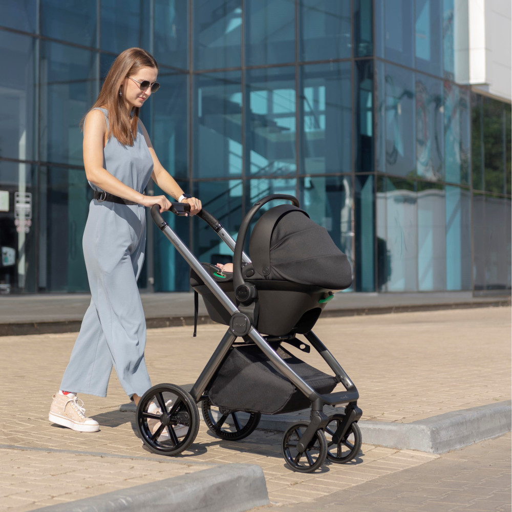 Carrello Nova - автокрісло для новонародженого i-Size CRL-16101 з базою Isofix CRL-16102, автолюлька (0 - 15 місяців / 40 - 87 см) • Black Line
