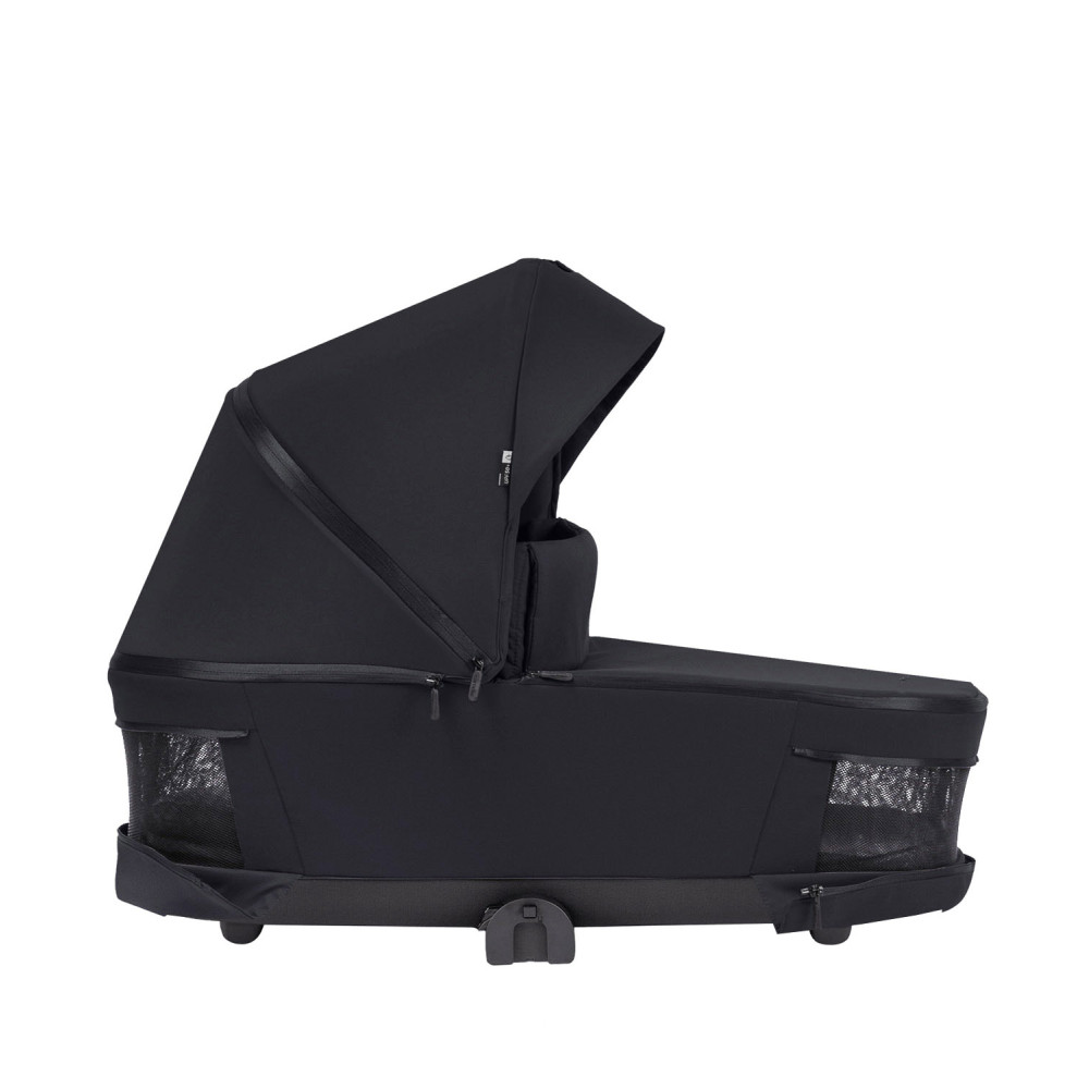 Carrello Omega Plus CRL-6540/1 - детская коляска 3в1 с автокреслом для новорожденного Carrello Nova (0 - 15 месяцев / 40 - 87 см) , всесезонная коляска с LED-фонариком, большие колеса, термолюлька, регулировка люльки по высоте • Cosmo Black