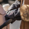 Lionelo Handmuff - тёплая муфта для рук для коляски, материал защищающий от ветра и влаги • Black