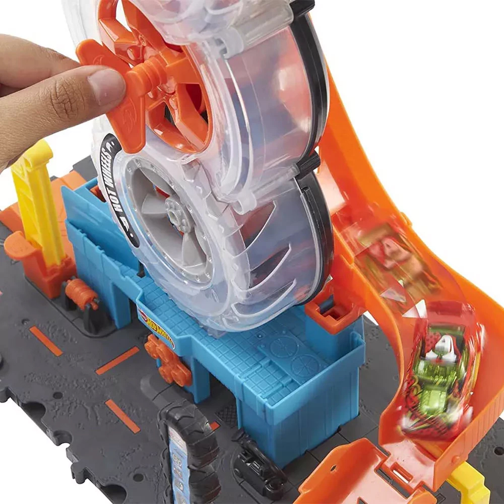 Ігровий набір Hot Wheels City Запаморочливі трюки на шиномонтажі (HDP02)