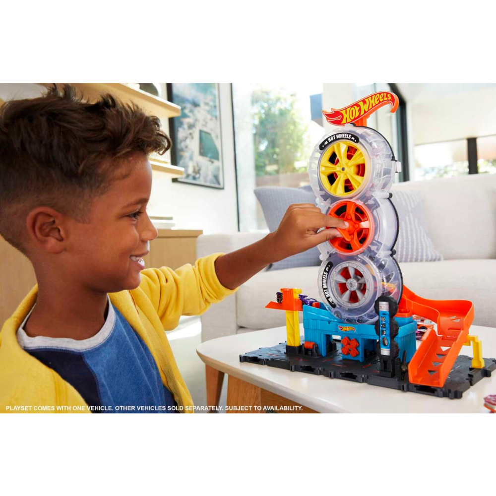 Ігровий набір Hot Wheels City Запаморочливі трюки на шиномонтажі (HDP02)