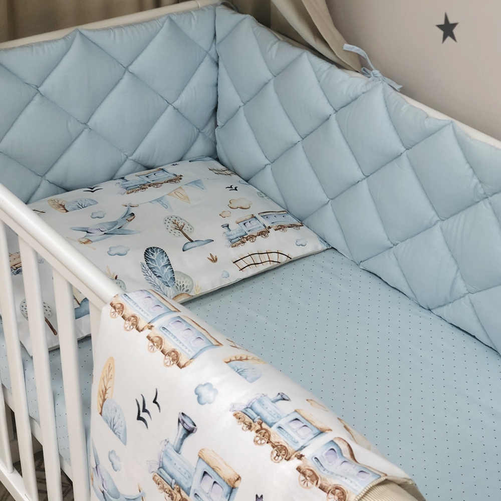 Постільний комплект Маленька Соня Baby Mix Паровозики, 6 предметів, блакитний (0291559)