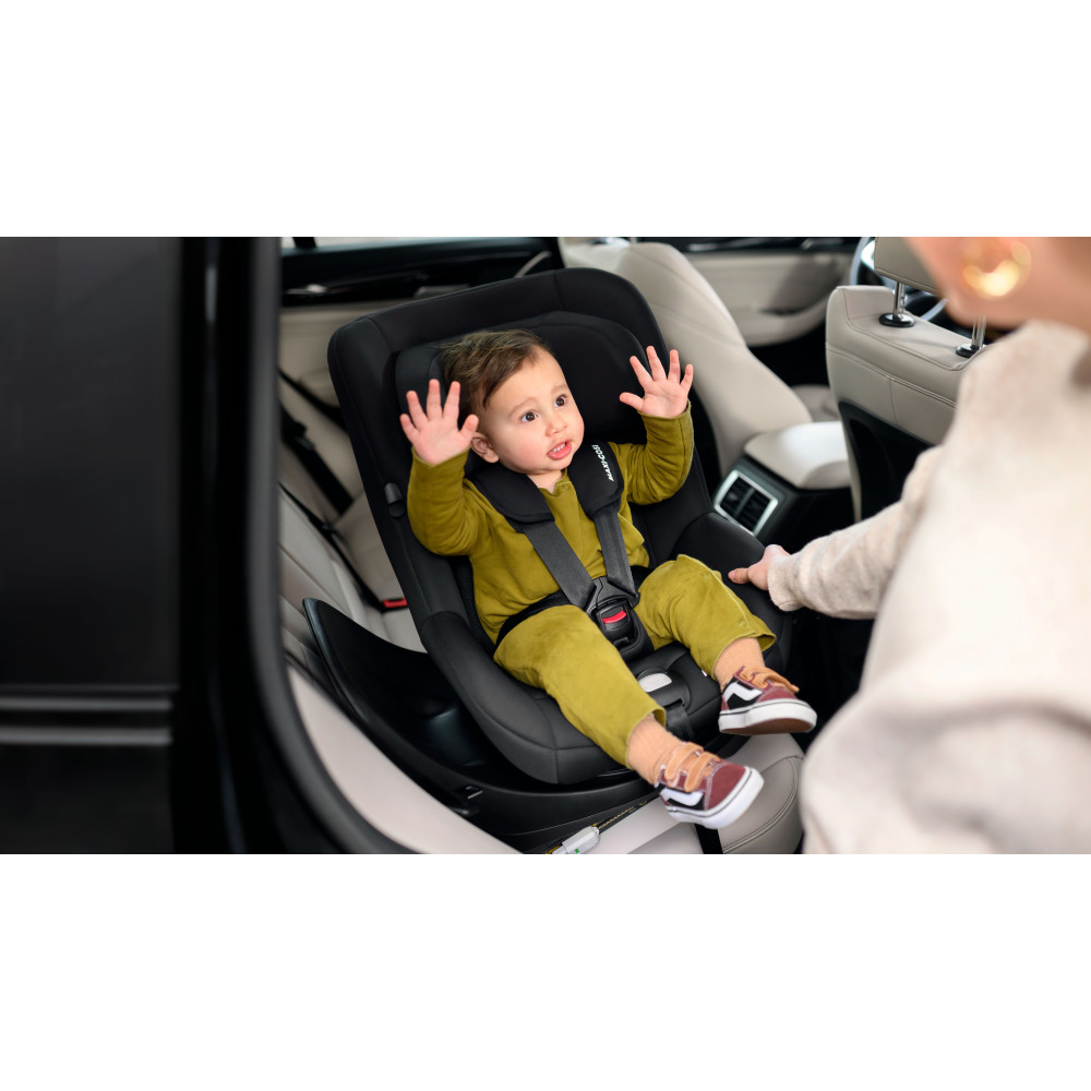 Maxi-Cosi Mica 360 S - автокрісло для дітей (від 3 місяців до 4 років / 61 - 105 см), кріплення ISOFIX (висувне, поворотне 360) • Tonal Black Maxi-Cosi Mica 360 S - автокрісло для дітей (від 3 місяців до 4 років / 61 - 105 см), кріплення ISOFIX (висувне, поворотне 360) • Tonal Black
