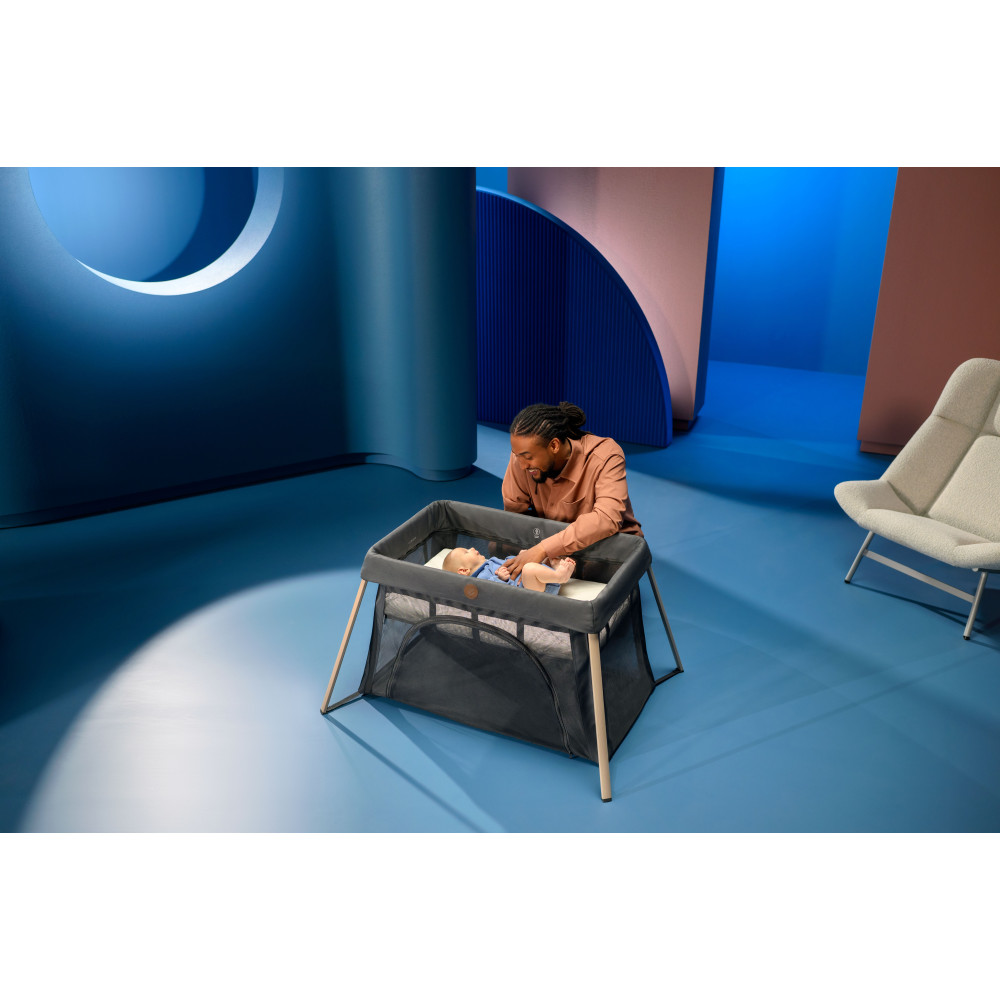 Maxi-Cosi Calao Light - дитячий манеж, компактне складання • Beyond Graphite