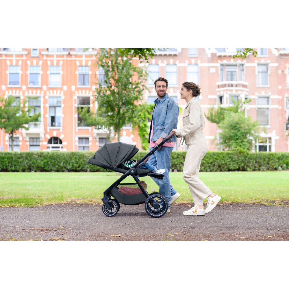 Maxi-Cosi Oxford - многофункциональная прогулочная коляска с реверсивным движением • Twillic Black Maxi-Cosi Oxford - многофункциональная прогулочная коляска с реверсивным движением • Twillic Black