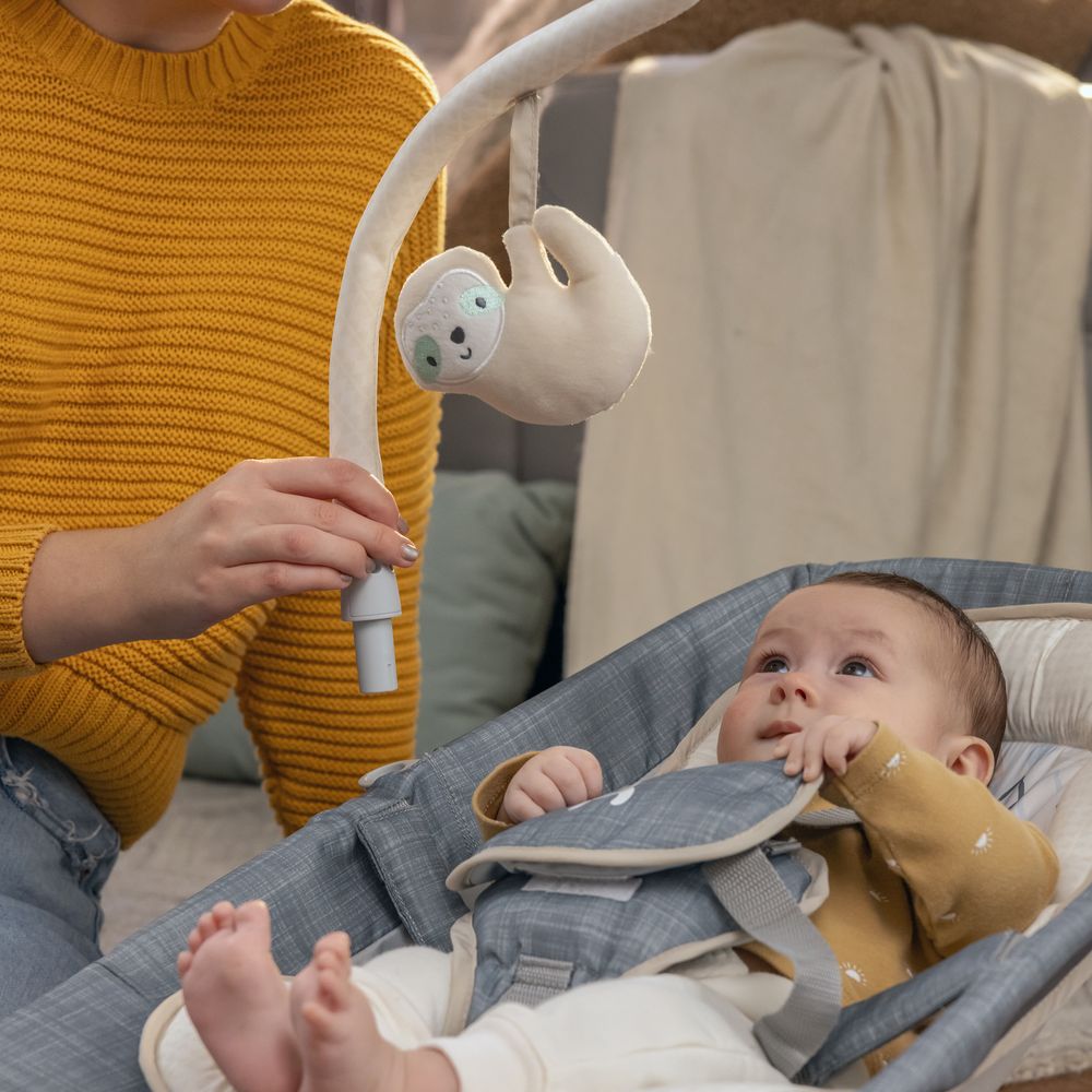 Шезлонг Ingenuity Parker-Chambray з технологією Happy Belly Grey