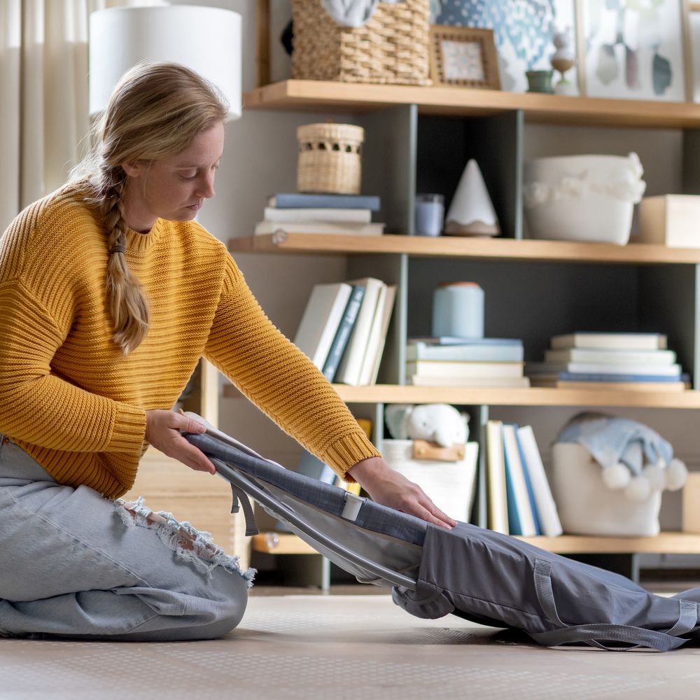 Шезлонг Ingenuity Parker-Chambray с технологией Happy Belly Blue