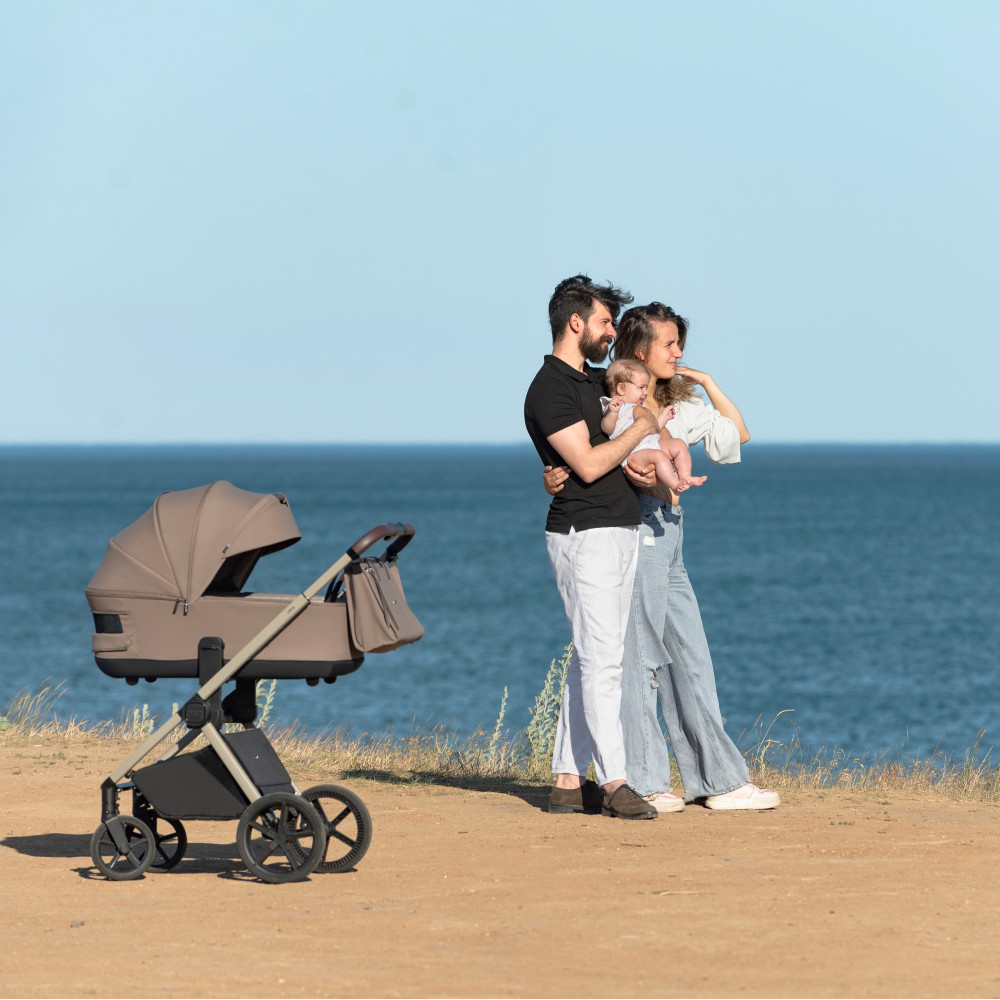 Carrello Ultra CRL-6527 - легкая детская коляска 2в1, термолюлька, телескопическая ручка, регулируемые по высоте люлька и сиденье • Floral Beige