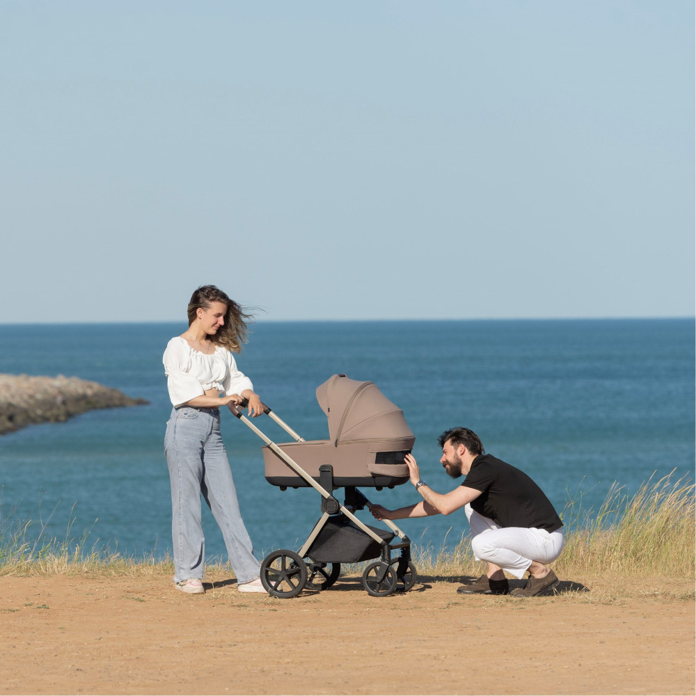 Carrello Ultra CRL-6527 - легкая детская коляска 2в1, термолюлька, телескопическая ручка, регулируемые по высоте люлька и сиденье, с автокреслом для новорожденного Carrello Nova (0 - 15 месяцев / 40 - 87 см) • Soft Beige Carrello Ultra CRL-6527 - легкая детская коляска 2в1, термолюлька, телескопическая ручка, регулируемые по высоте люлька и сиденье, с автокреслом для новорожденного Carrello Nova (0 - 15 месяцев / 40 - 87 см) • Soft Beige