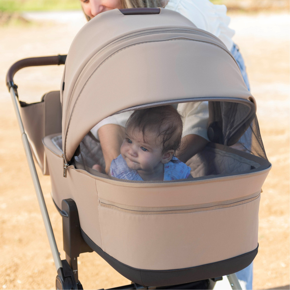 Carrello Ultra CRL-6527 - легкая детская коляска 2в1, термолюлька, телескопическая ручка, регулируемые по высоте люлька и сиденье, с автокреслом для новорожденного Carrello Nova (0 - 15 месяцев / 40 - 87 см) • Soft Beige Carrello Ultra CRL-6527 - легкая детская коляска 2в1, термолюлька, телескопическая ручка, регулируемые по высоте люлька и сиденье, с автокреслом для новорожденного Carrello Nova (0 - 15 месяцев / 40 - 87 см) • Soft Beige