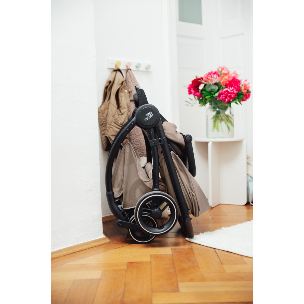 Britax Romer Rio - всесезонна прогулянкова коляска, легка рама, безкамерні шини • Soft Taupe