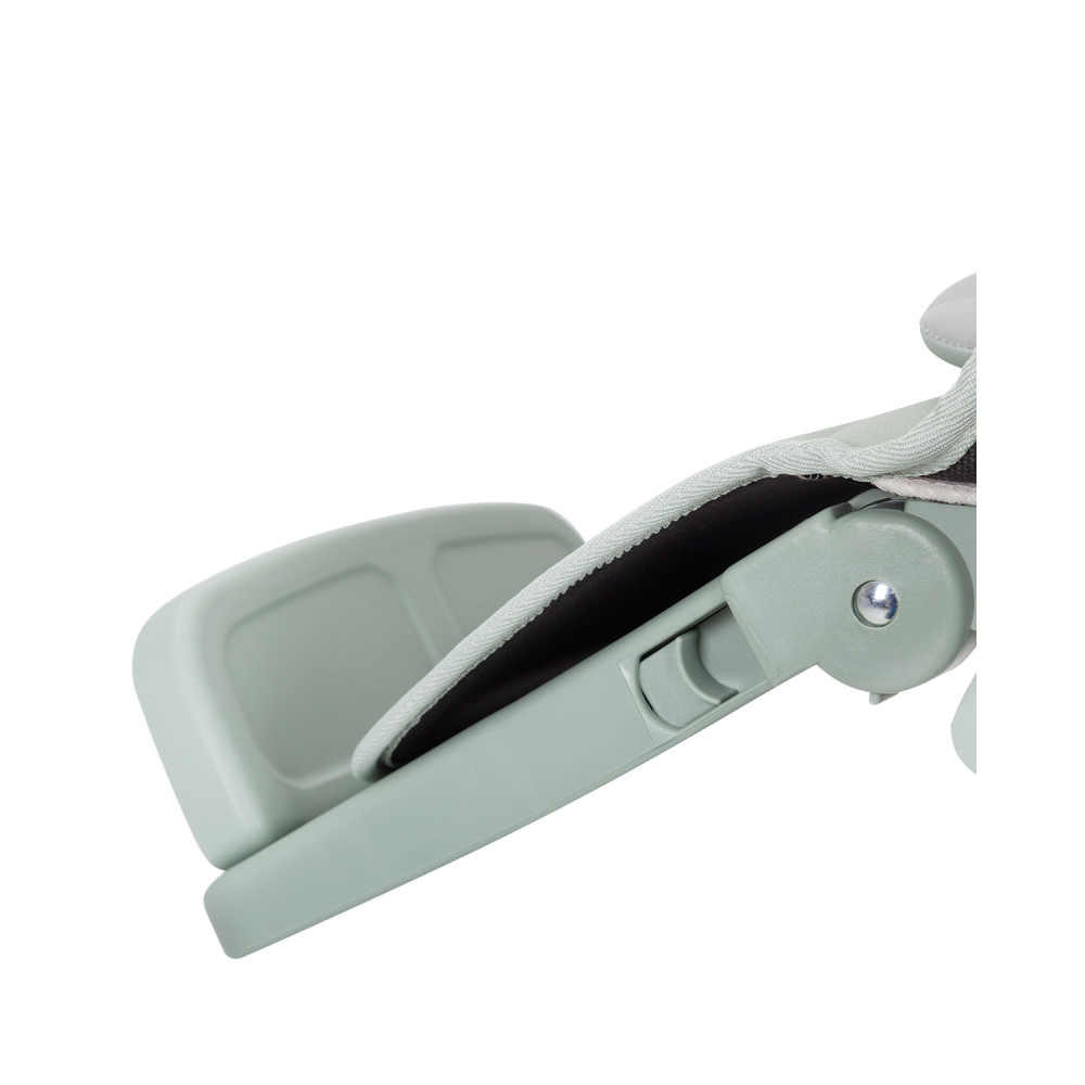 Carrello Lotus CRL-12101 - стульчик для кормления на колесиках, шезлонг, регулировка по высоте и спинке, дуга с игрушками • Noa Green