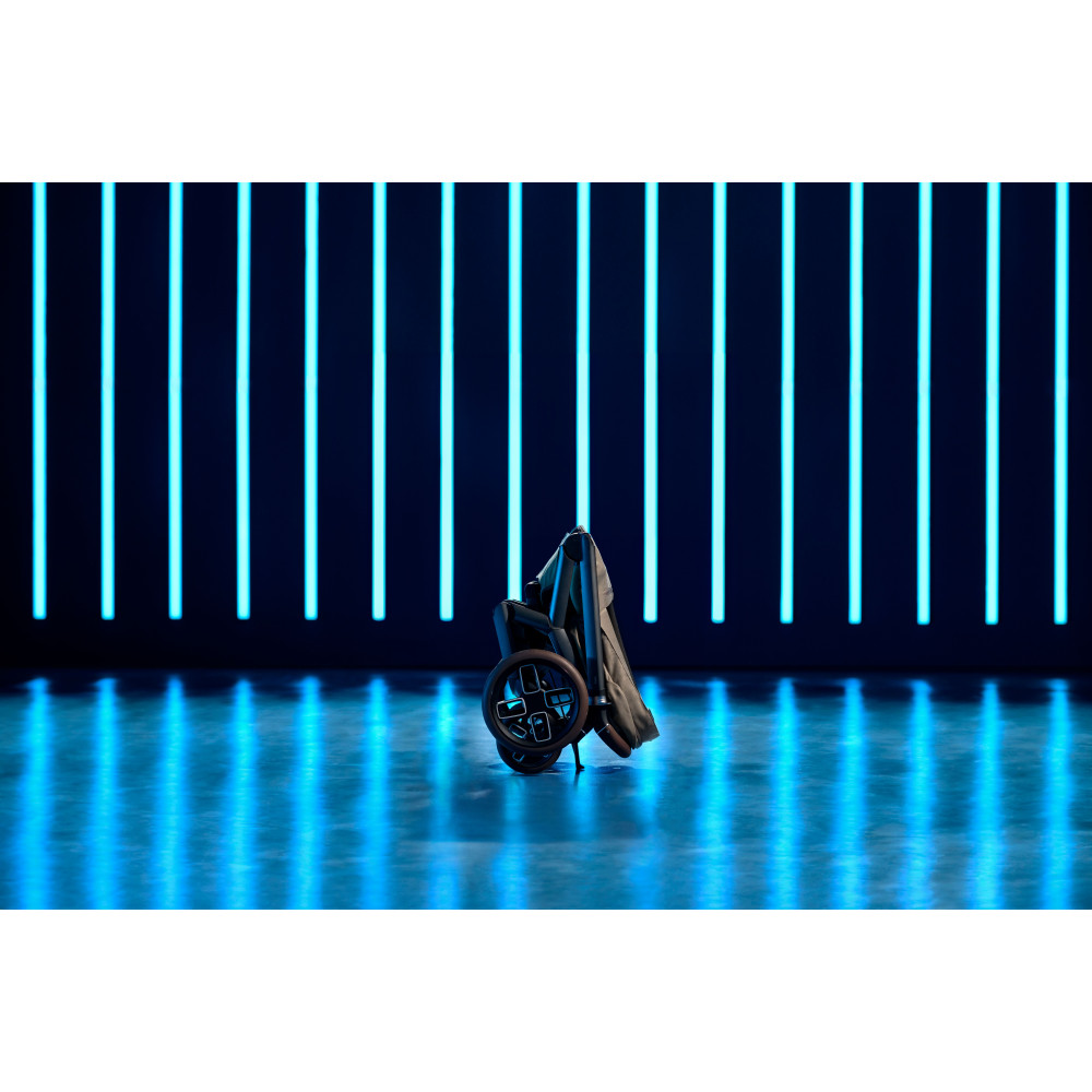 Maxi-Cosi Fame - дитяча прогулянкова коляска для бездоріжжя (система освітлення LED, вбудований павербанк, регульована по висоті люлька) • Twillic Green