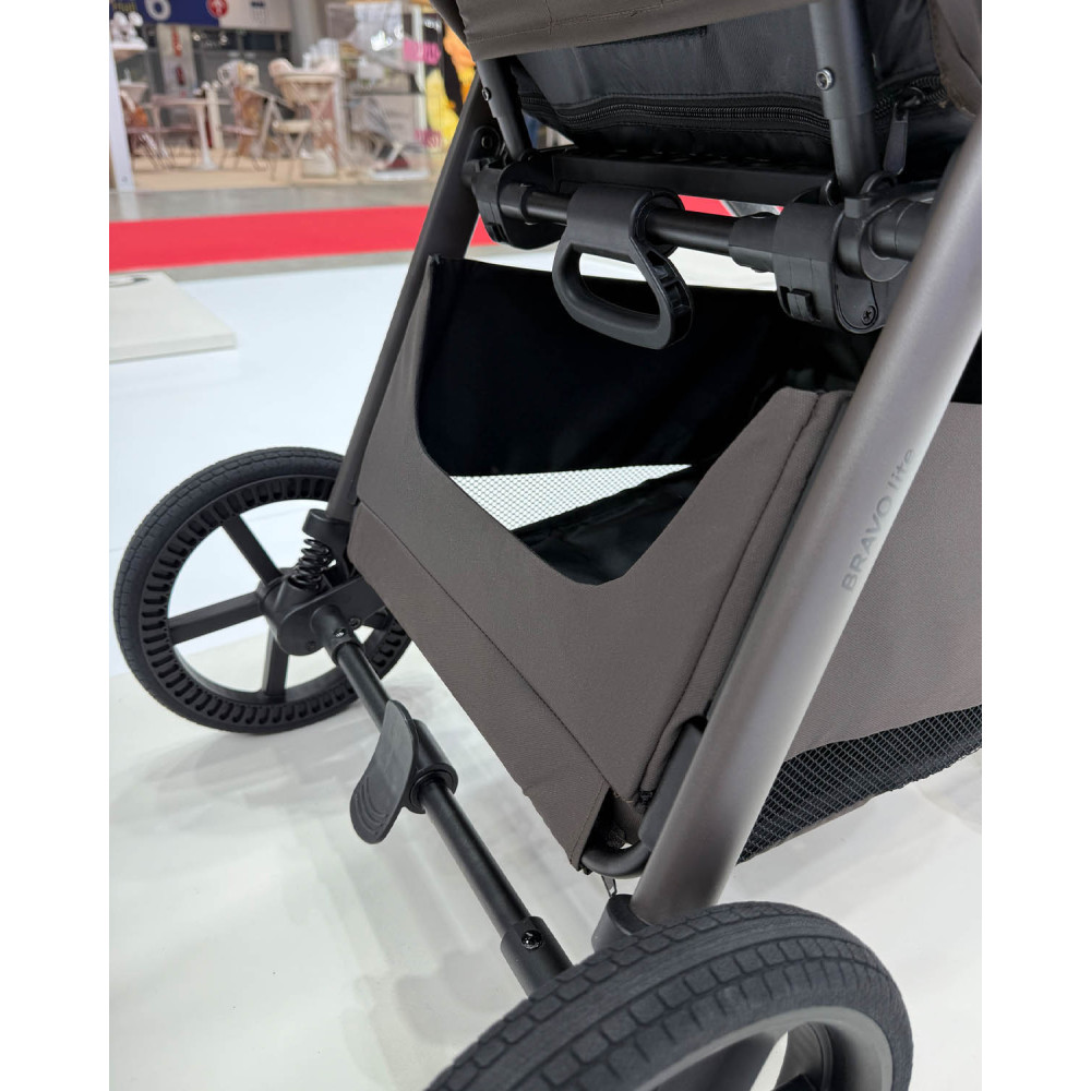Carrello Bravo Lite Deluxe CRL-5529 - прогулянкова коляска з підсвіткою, всесезонний візок, телескопічне регулювання ручки, великі колеса, захист від сповзання, зручно складається • Midnight Blue