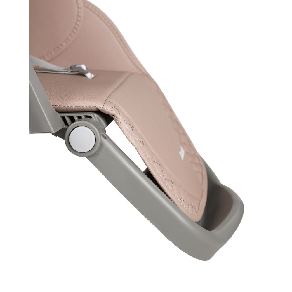 Carrello Junior CRL-1412 - стульчик для кормления на колесиках • Beige