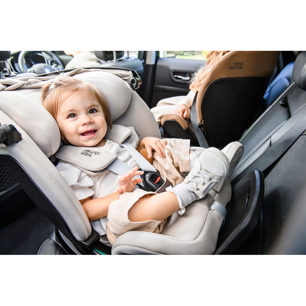 Britax Romer Swivel-Grow Max Air - поворотне дитяче автокрісло з активною вентиляцією (0 - 7 років / 40 - 125 см / 0-25 кг ), кріплення ISOFIX • Urban Olive