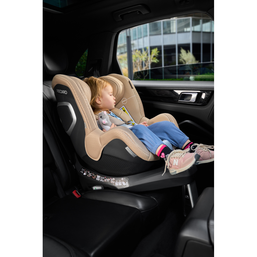 Recaro Toron 1 KID i-Size - дитяче автокрісло (3 міс - 4 роки / 61 – 105 см), кріпиться за допомогою системи Isofix, функція обертання на 360°, бічний захист • Elegant Beige