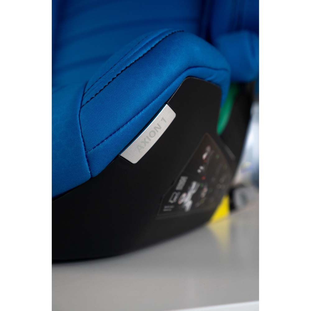 Recaro Axion 1 - автокресло для детей (от 3 до 12 лет / 100 - 150 см), легкое, комфортная вентиляция • Calm Blue Recaro Axion 1 - автокресло для детей (от 3 до 12 лет / 100 - 150 см), легкое, комфортная вентиляция • Calm Blue
