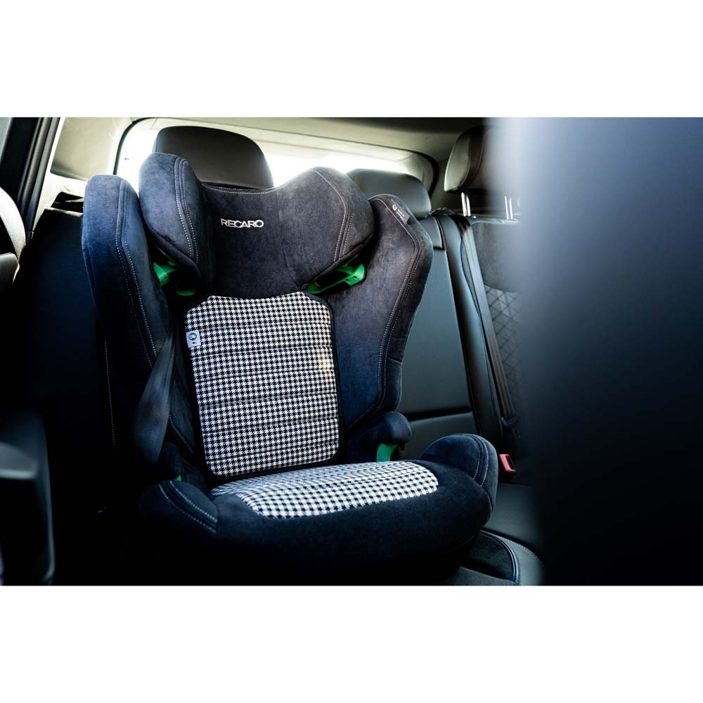 Recaro Axion 1 - автокресло для детей (от 3 до 12 лет / 100 - 150 см), легкое, комфортная вентиляция • Pepita