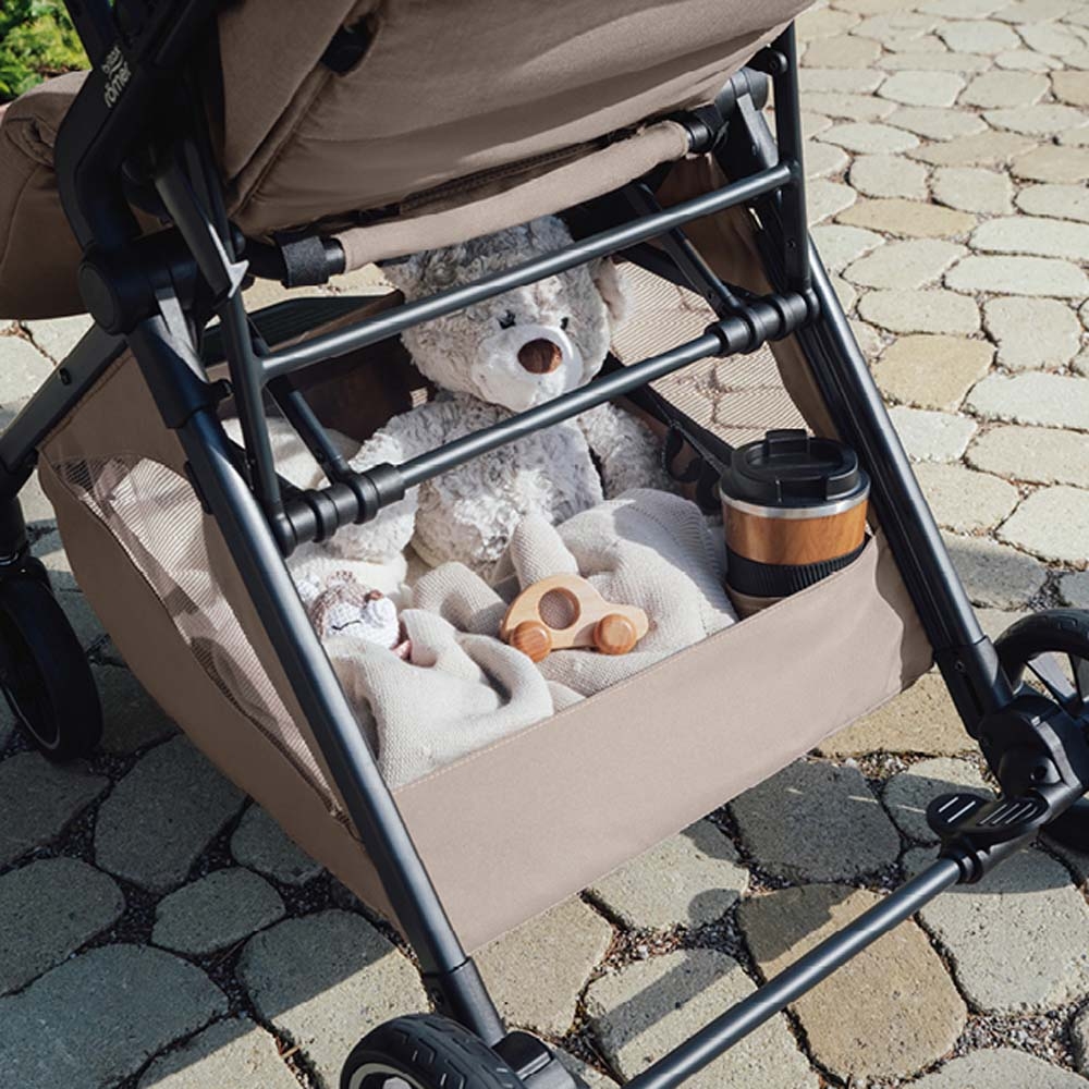 Britax Romer Tira - компактний прогулянковий візочок з автоматичним складанням • Carbon Black Britax Romer Tira - компактний прогулянковий візочок з автоматичним складанням • Carbon Black