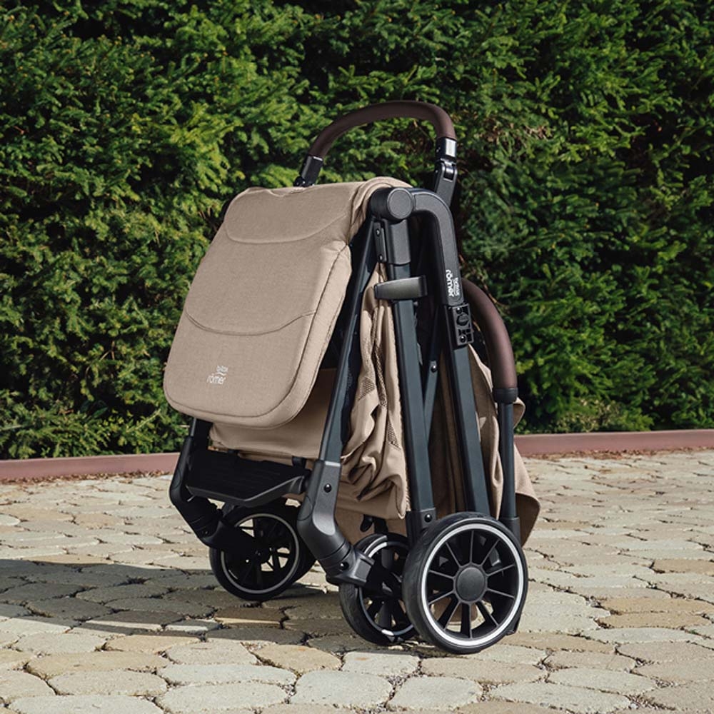 Britax Romer Tira - компактний прогулянковий візочок з автоматичним складанням • Teak Britax Romer Tira - компактний прогулянковий візочок з автоматичним складанням • Teak