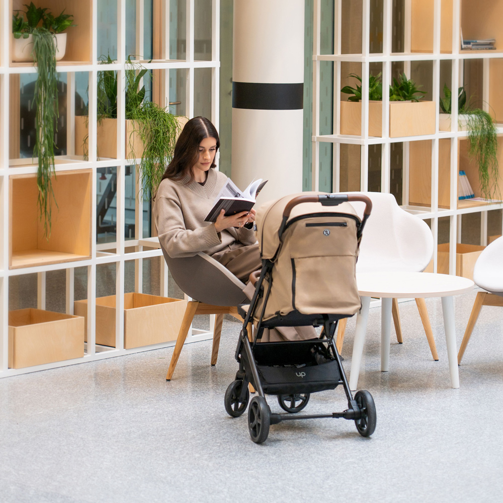 Tutis Up - компактная легкая прогулочная коляска • Sage-up