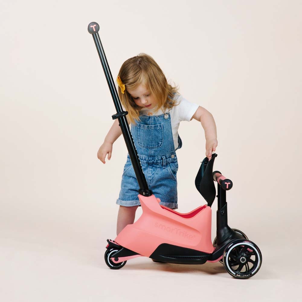 smarTrike Xtend Ride-on - детский самокат-беговел 4 в 1, родительская ручка, отсек для игрушек, LED-колеса • Orange