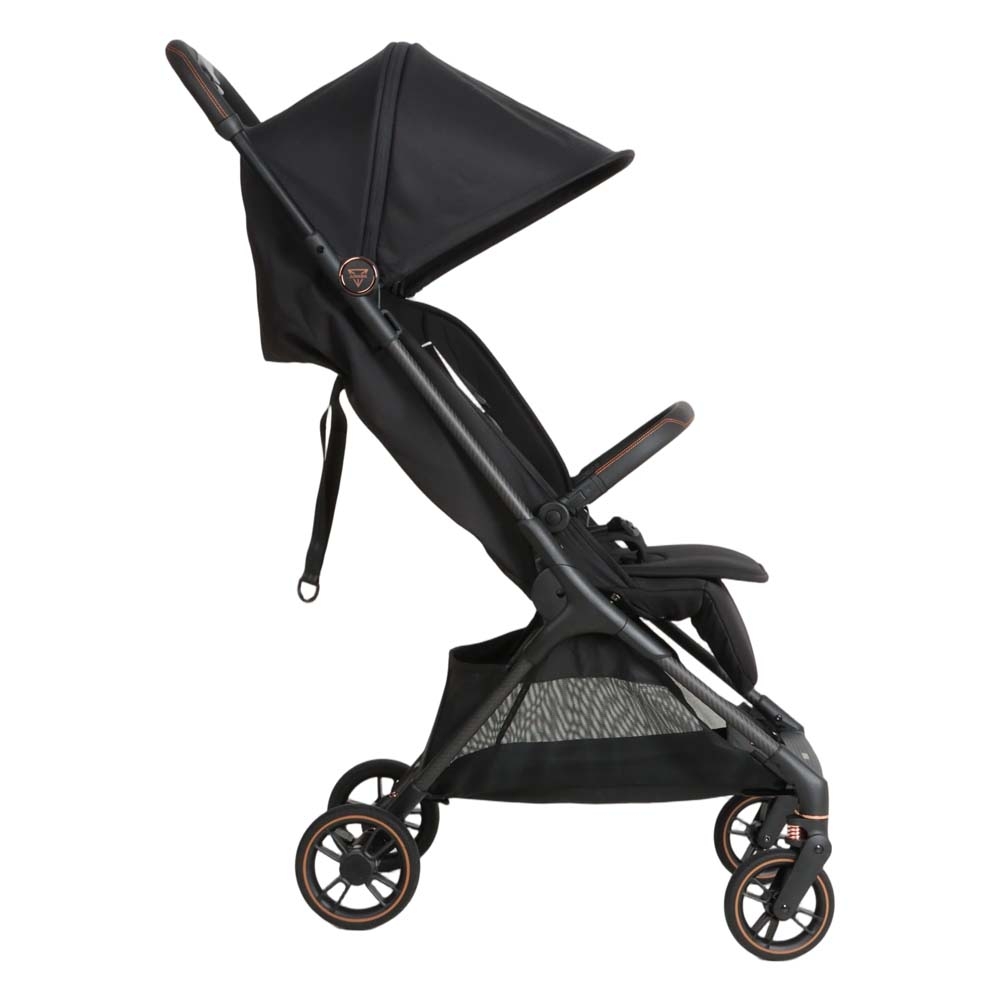 Junama Aviator - легка прогулянкова коляска з автоскладанням (4.9 кг) • Black 01 Junama Aviator - легка прогулянкова коляска з автоскладанням (4.9 кг) • Black 01