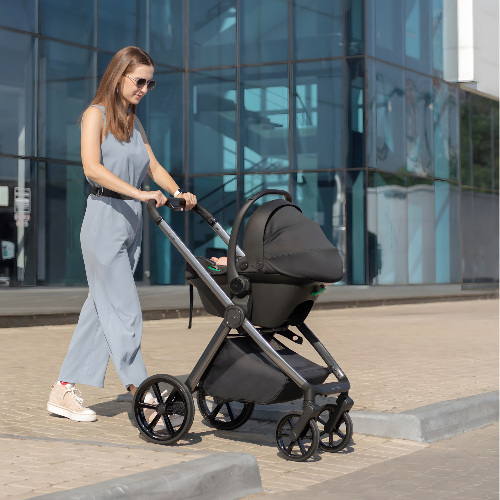 Carrello Nova CRL-16101/3 - автокресло для новорожденного i-Size с поворотной базой ISOFIX, автолюлька (0 - 15 месяцев / 40 - 87 см) • Black Line
